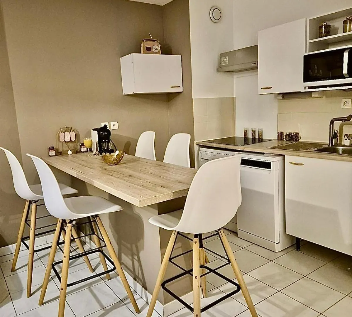 T3 Panoramique Centre Aix En Provence Apartment Aix-en-Provence 0*,  France